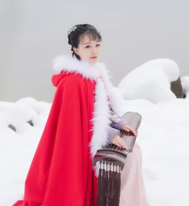 雪中抚琴琴写意,氿边听风风传心