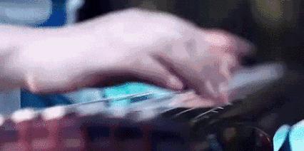 雪中抚琴琴写意,氿边听风风传心