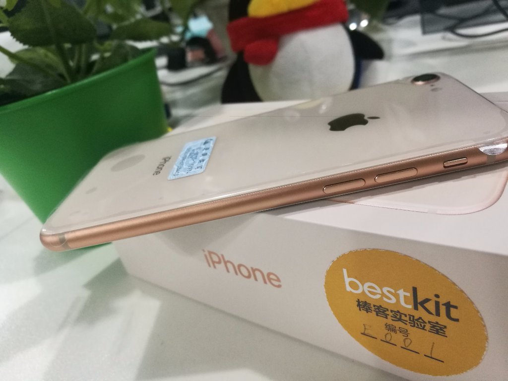 iPhone8真实详细测评,这会是乔布斯喜欢的iPhone?