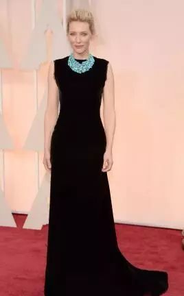 没有晚礼服参加聚会怎么办,年会着装最全攻略年会你穿对了吗