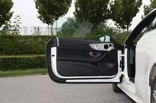 2018款奔驰e200价格多少,2022款奔驰e200值得入手吗