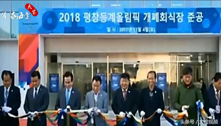 看看这些在韩国商场打地铺排队的中国人!还说韩国经济完蛋了吗?