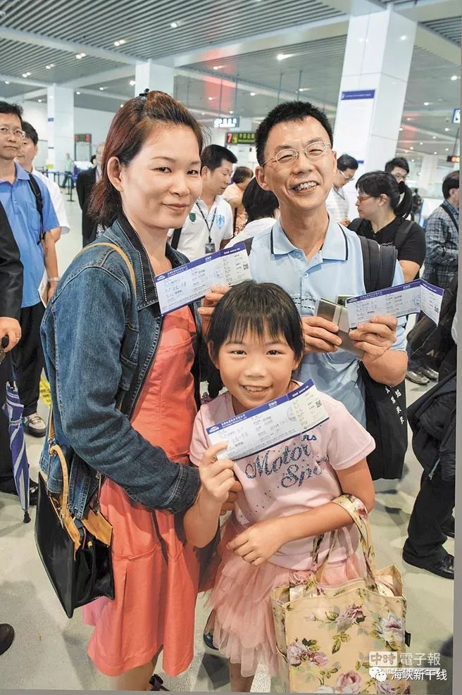 大陆专机送武汉台胞返台,大陆专机送数百武汉台胞返台