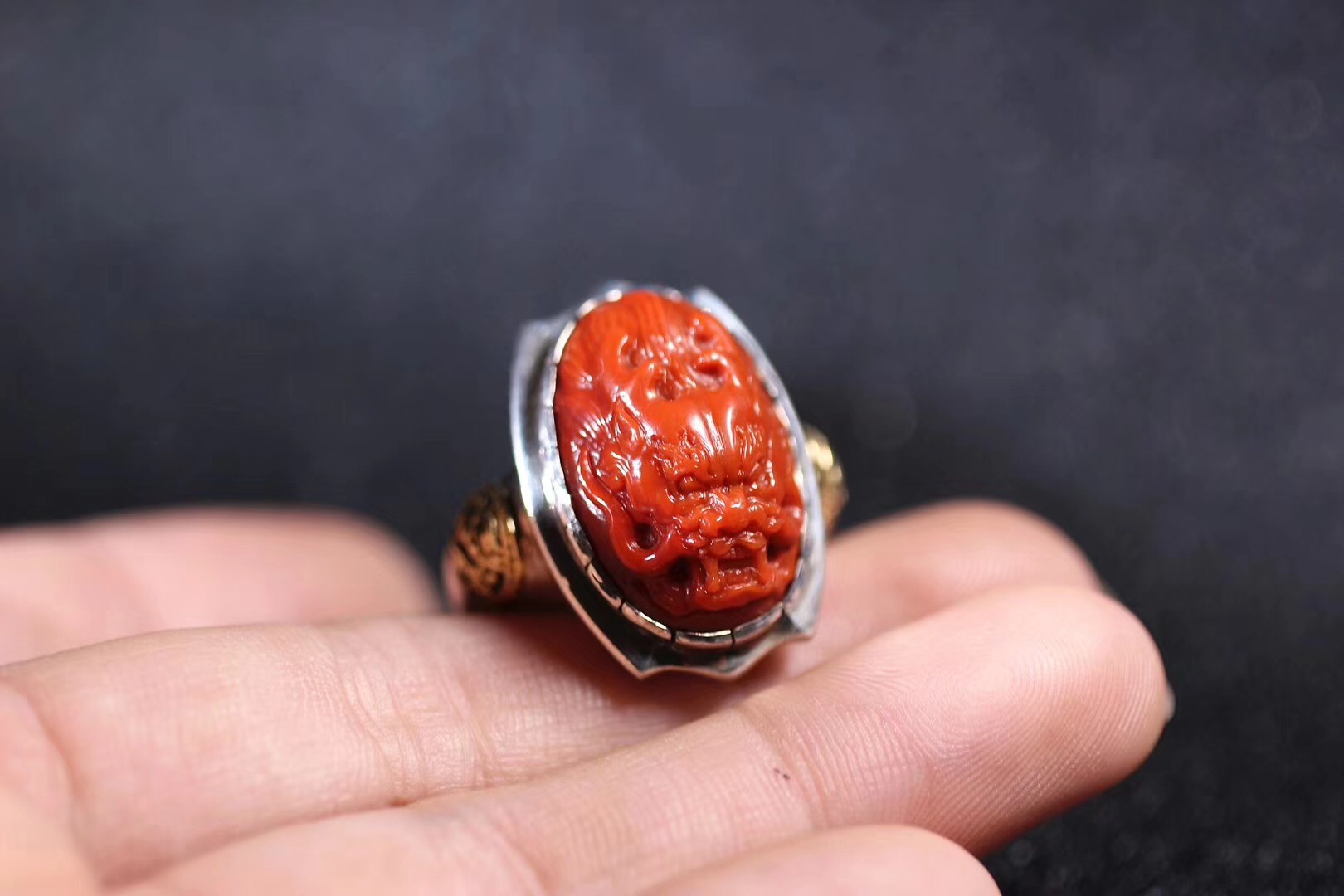 北工牙雕大师作品,喀什纯黄铜手工制作戒指