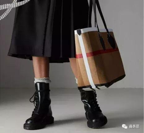 18年流行的女人包包,适合18岁女生的名牌包包