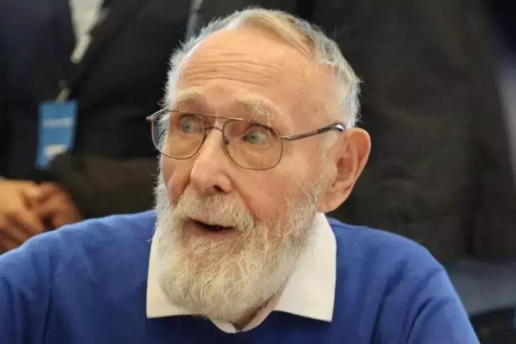 超节俭设计师100多万,最节俭的亿万富翁