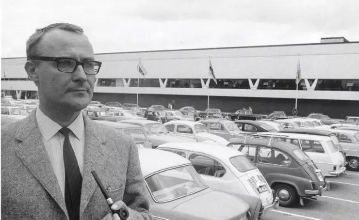 超节俭设计师100多万,最节俭的亿万富翁