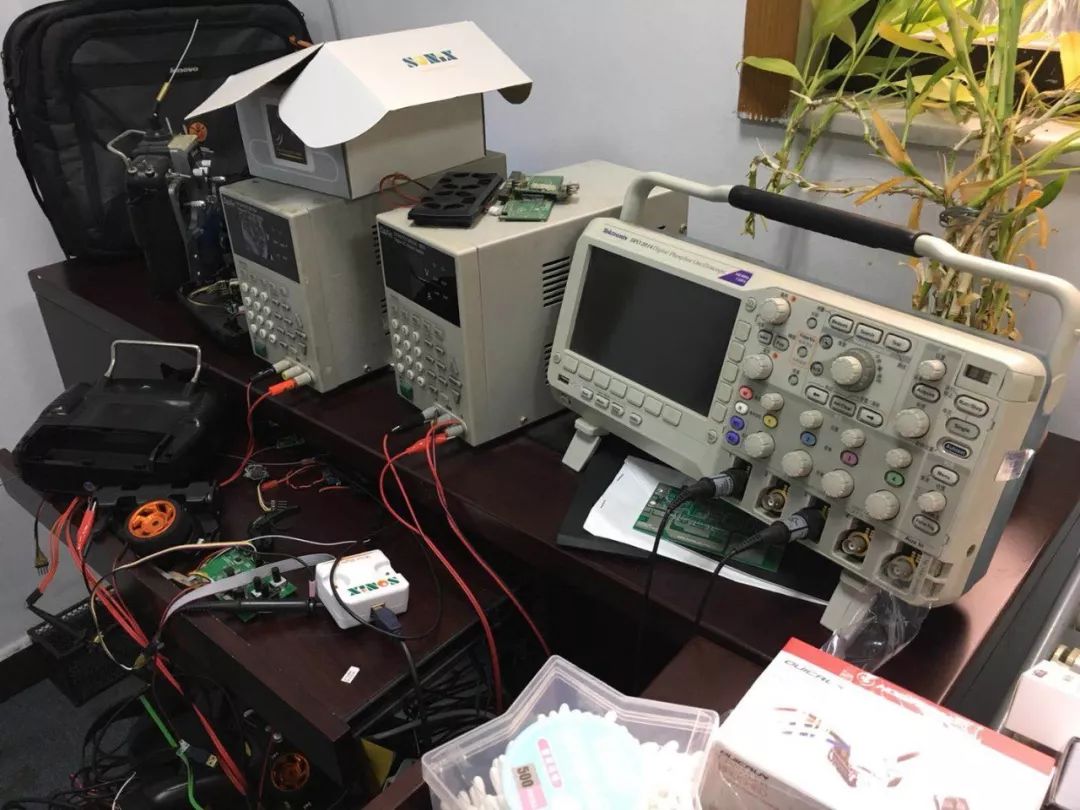 潜入秘密基地被发现,潜入工厂内部调查