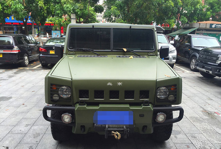 花20多万买辆5.0排量的路虎揽胜,北汽勇士能买到最硬的越野车