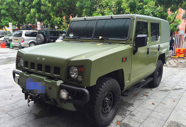 花20多万买辆5.0排量的路虎揽胜,北汽勇士能买到最硬的越野车