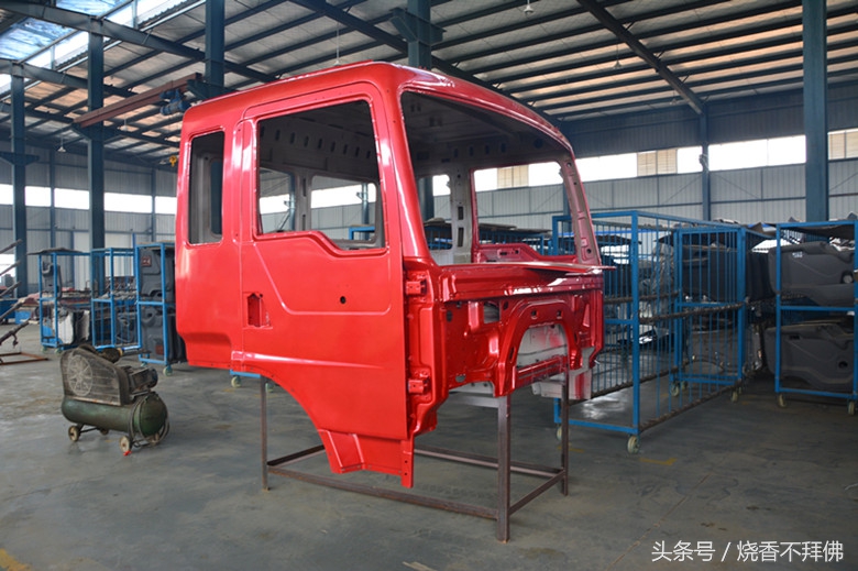 大公司走出来的随州手艺人,红岩金刚杰狮驾驶室一小时装一台