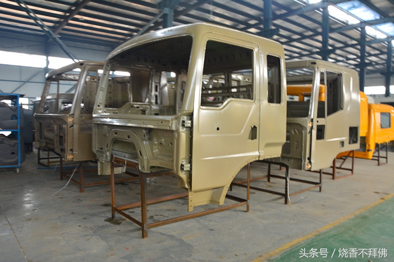 大公司走出来的随州手艺人,红岩金刚杰狮驾驶室一小时装一台