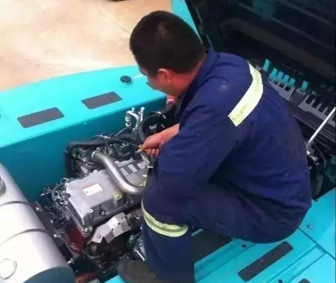 挖掘机学徒招聘不要培训机构,挖掘机维修学徒一般要多久能出师