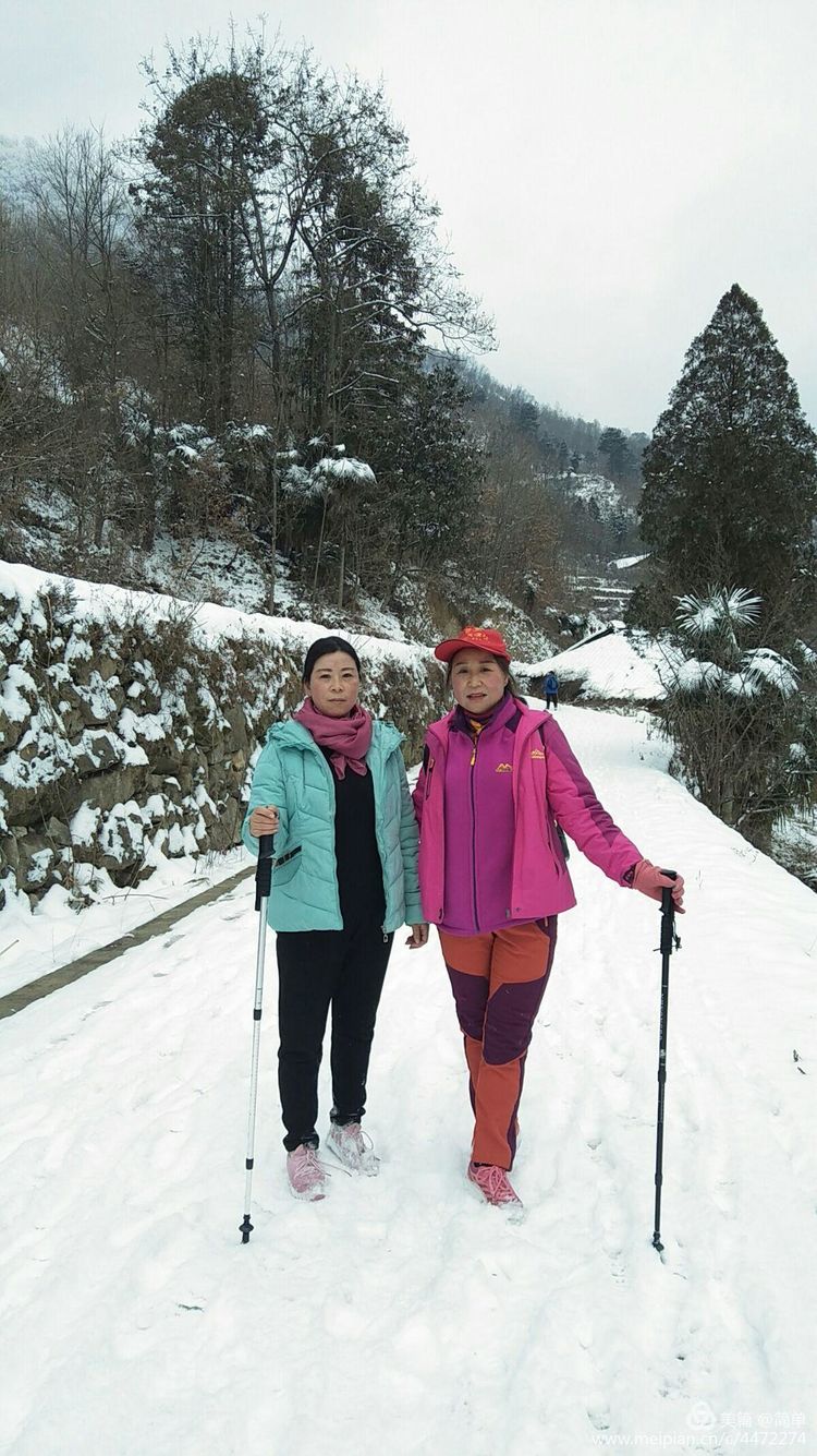 天池长白山雪岭,雨天天池山