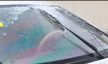 汽车玻璃水冻住了怎么弄,汽车玻璃水冻住了怎么办