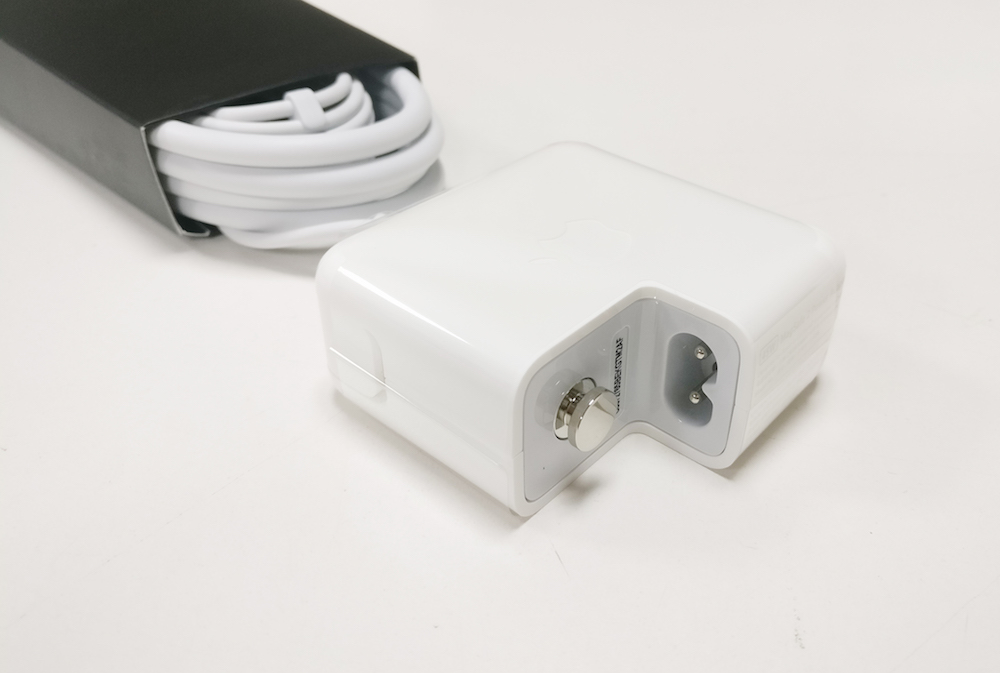 买macbookairm2还是20款prom1,买macbookair好还是imac