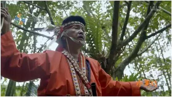 这部汁液四溅的作品勾起了所有人的欲望