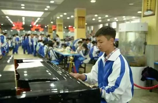 纯正石室血统8大逆天实力不得不服！她是公办新贵石室天府