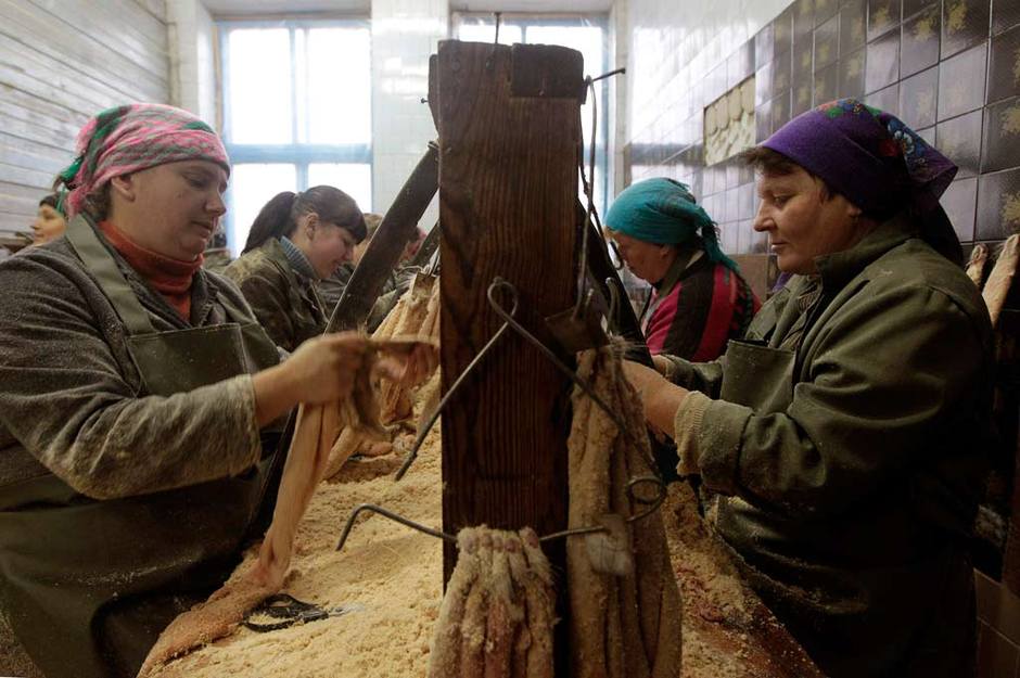 皮草的残酷真相,奢华背后的残忍皮草