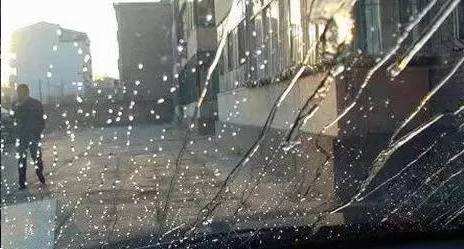 汽车玻璃水冻住了怎么弄,汽车玻璃水冻住了怎么办