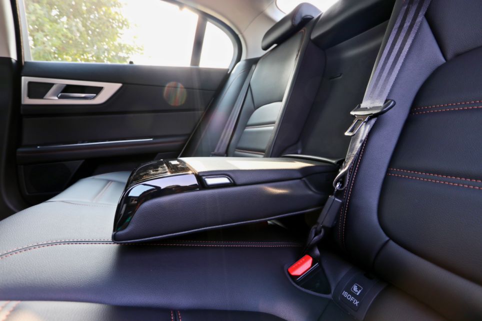 第一视角试驾新款捷豹xel,捷豹xel试驾第一视角低配版