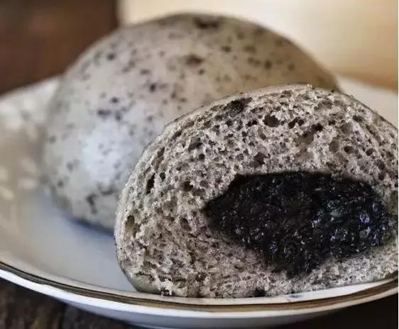 22岁白头发越来越多是有病吗,白头发长出来是缺什么营养