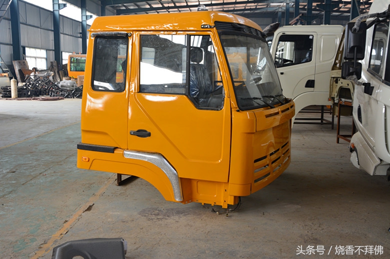 大公司走出来的随州手艺人,红岩金刚杰狮驾驶室一小时装一台