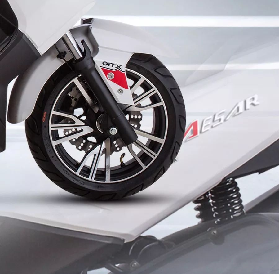 时尚踏板摩托车,踏板摩托车黑色时尚