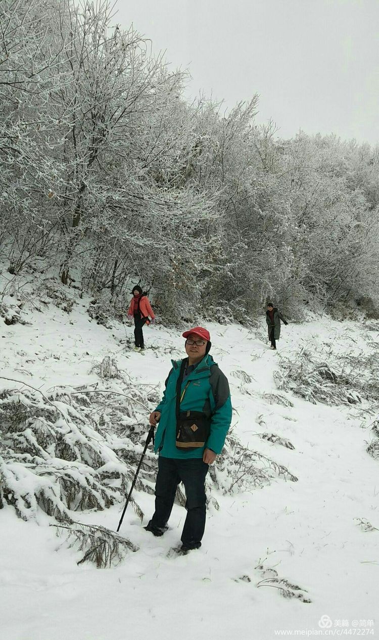 天池长白山雪岭,雨天天池山