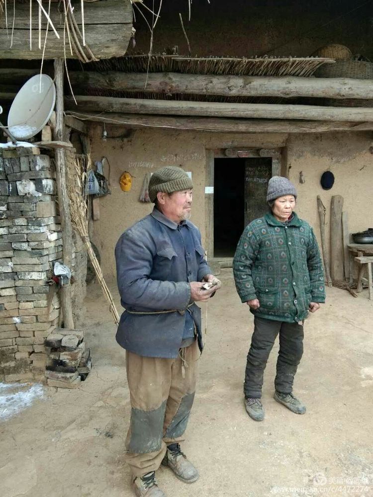 天池长白山雪岭,雨天天池山