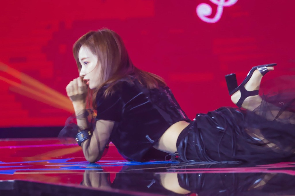 游戏废柴，用自己照片当屏保，可黄婷婷这个自恋girl只给*服私**6分