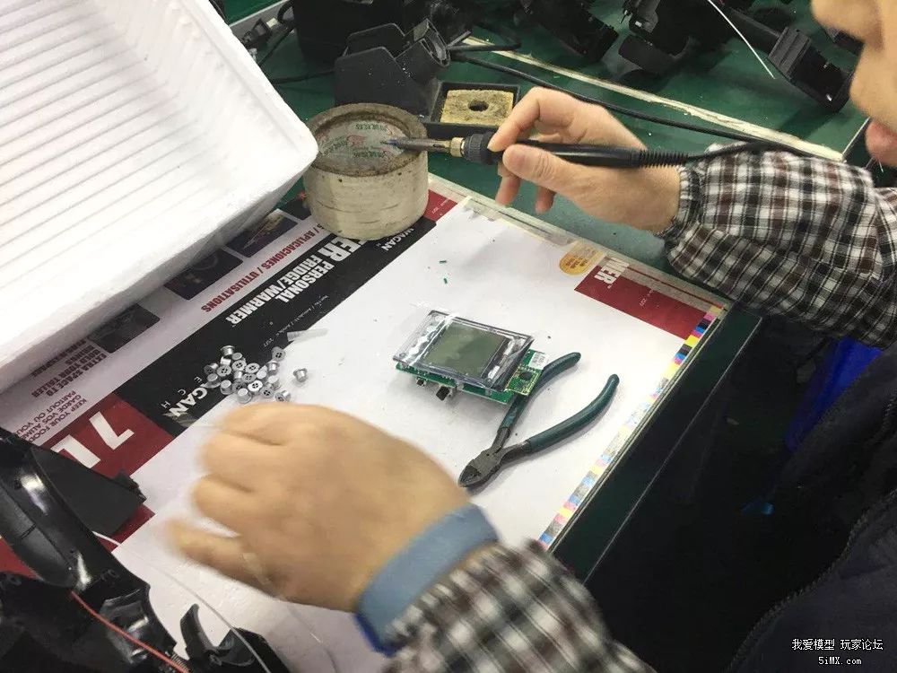 潜入秘密基地被发现,潜入工厂内部调查