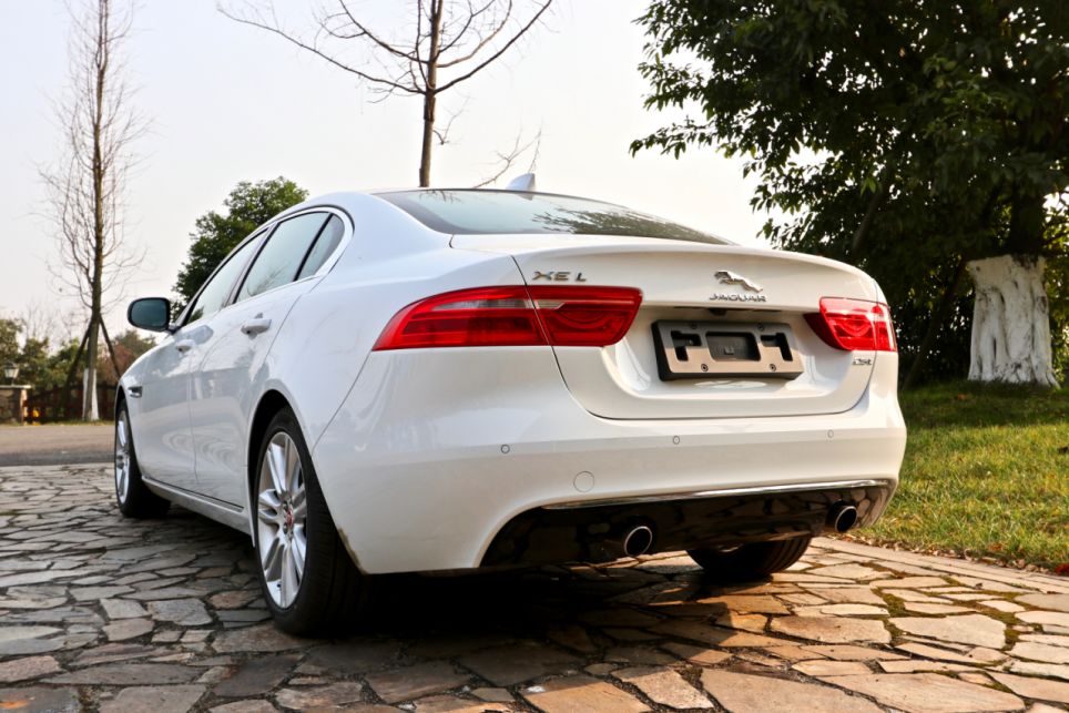 第一视角试驾新款捷豹xel,捷豹xel试驾第一视角低配版