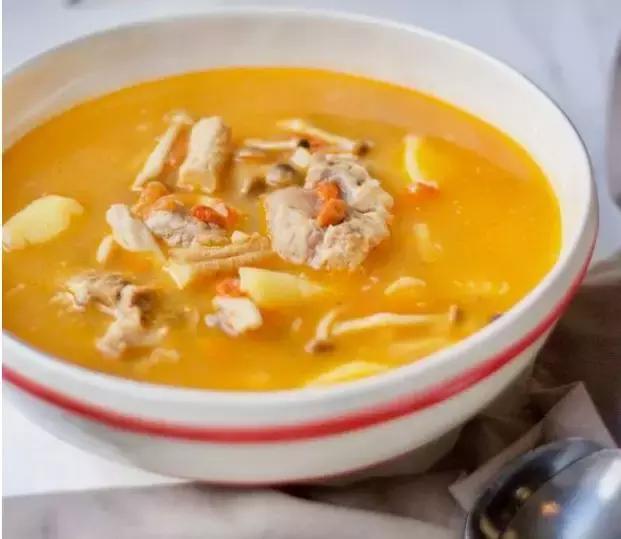 22岁白头发越来越多是有病吗,白头发长出来是缺什么营养