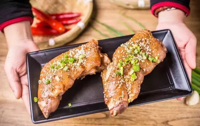 湖南菜馆有什么特色美食,湖南一家饭店