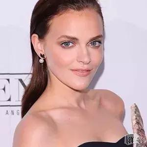 新年耳钉长款,流行饰品这款耳钉时尚百搭