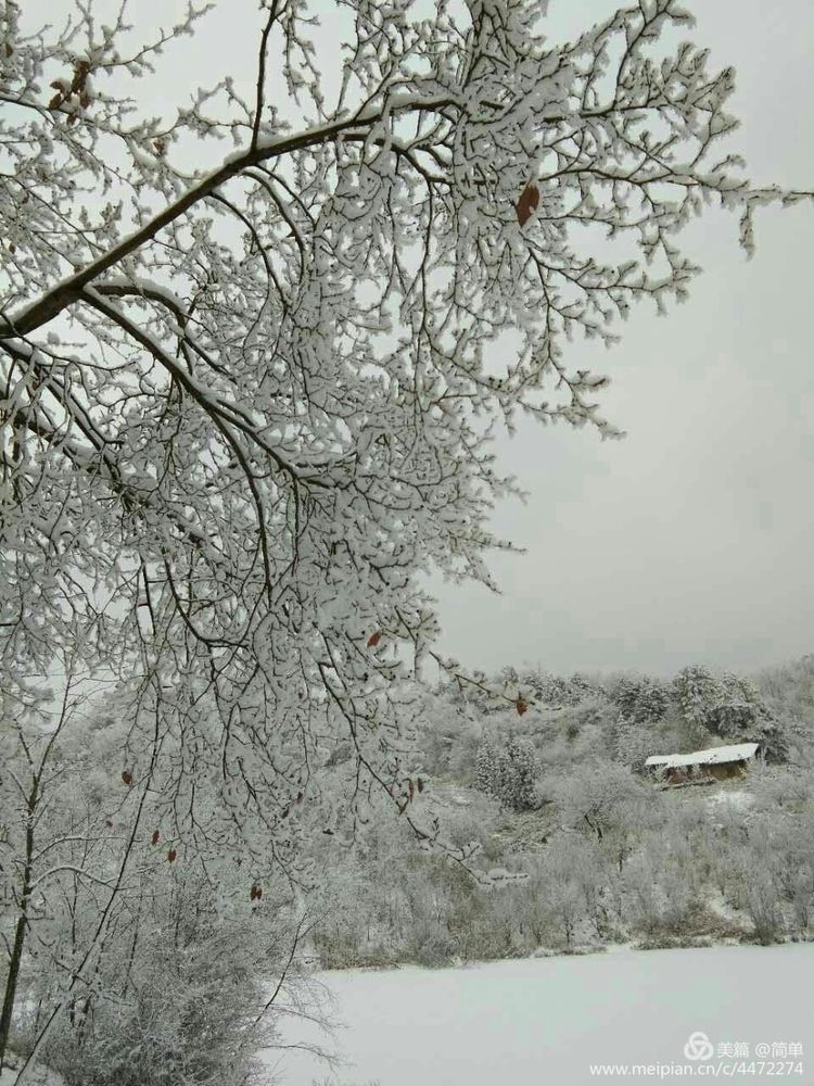 天池长白山雪岭,雨天天池山