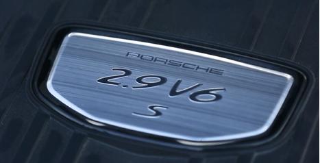 23款panamera4s行政加长版街拍,试驾保时捷panamera4行政加长版