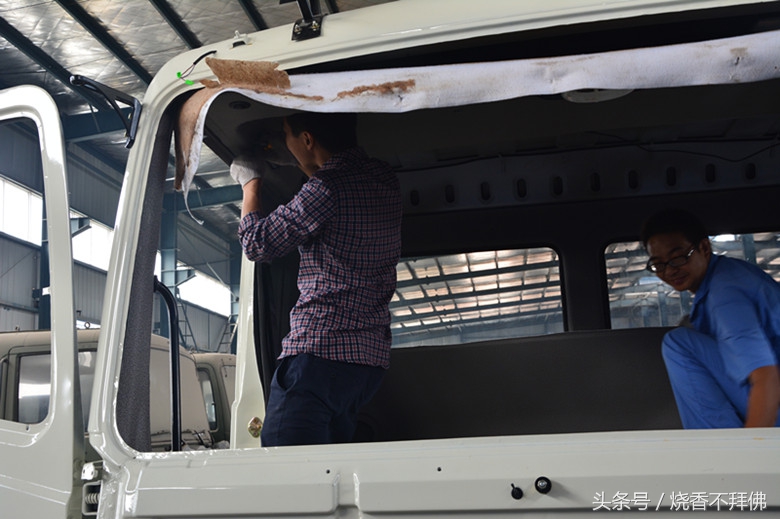 大公司走出来的随州手艺人,红岩金刚杰狮驾驶室一小时装一台