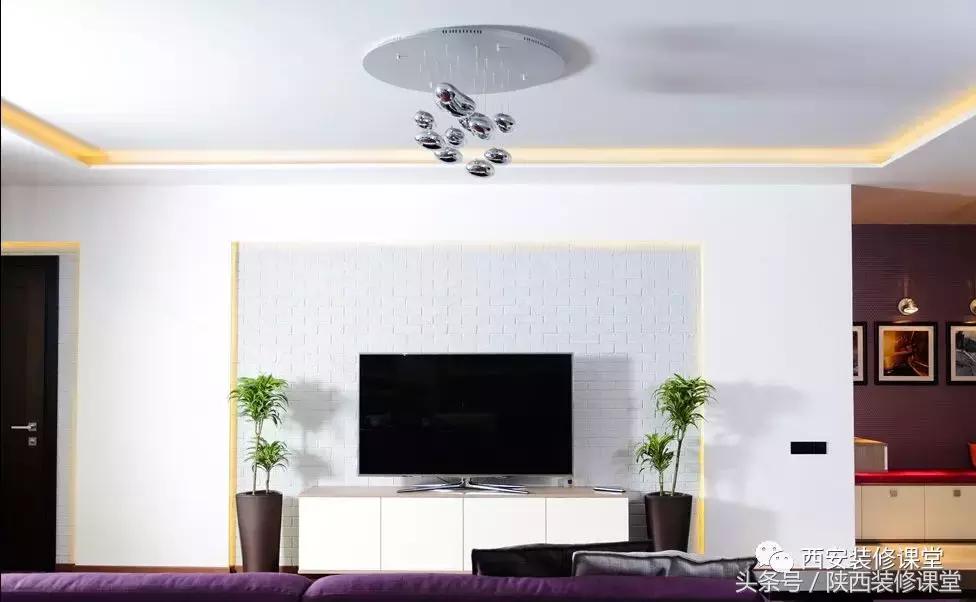 电视墙有门怎么处理,电视墙有门怎么办好