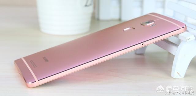 小米手机和华为手机哪个质量好,华为手机小米手机哪个性价比高