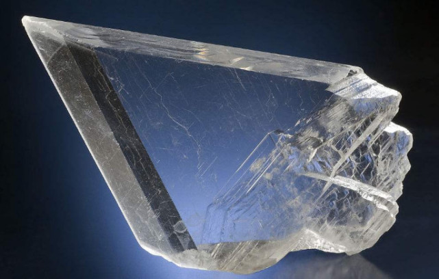 全球十大天然水晶图片,真正的纯天然的水晶长什么样子