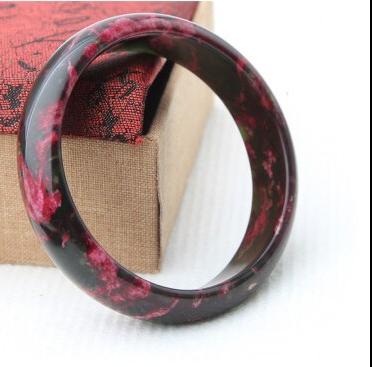 女人受不受宠,就看她身上这三个地方戴了首饰没?