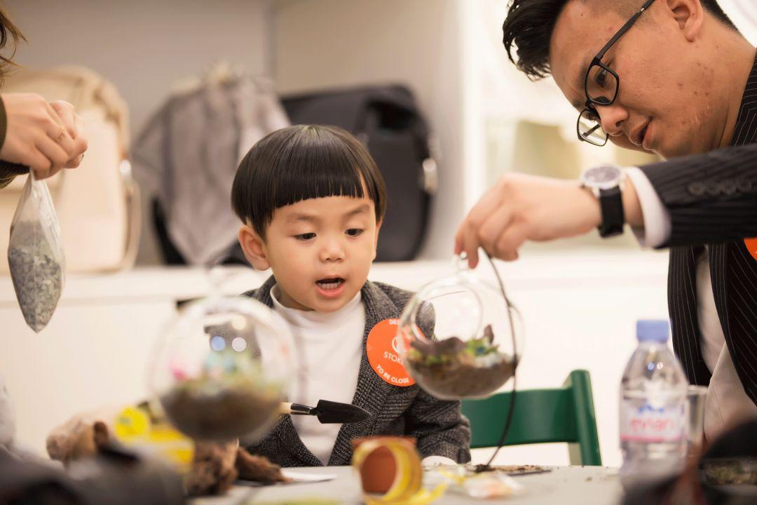 2018别养蛙了!身边的人都变潮爸潮妈了,我可能是个假的90后……