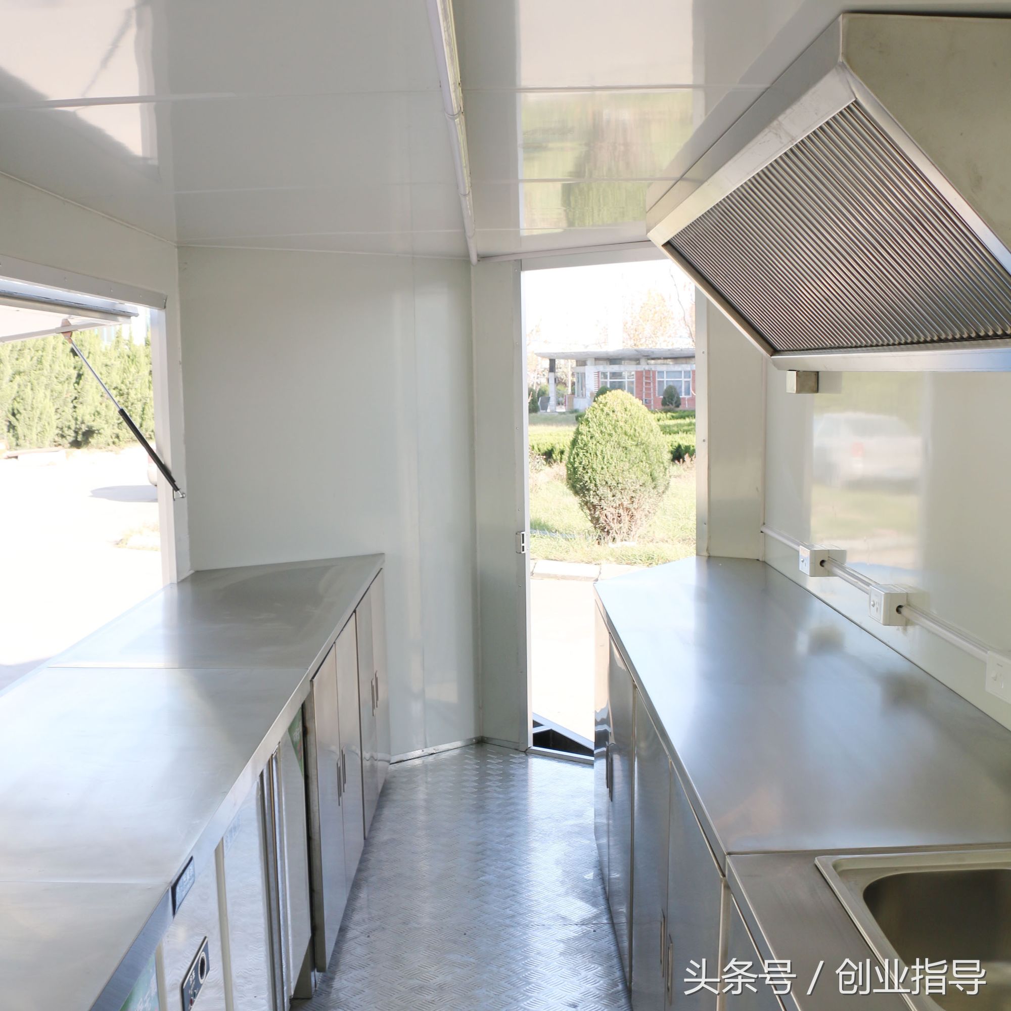 看看国外的餐车，在对比国内的餐车，你就明白什么叫低调奢华了