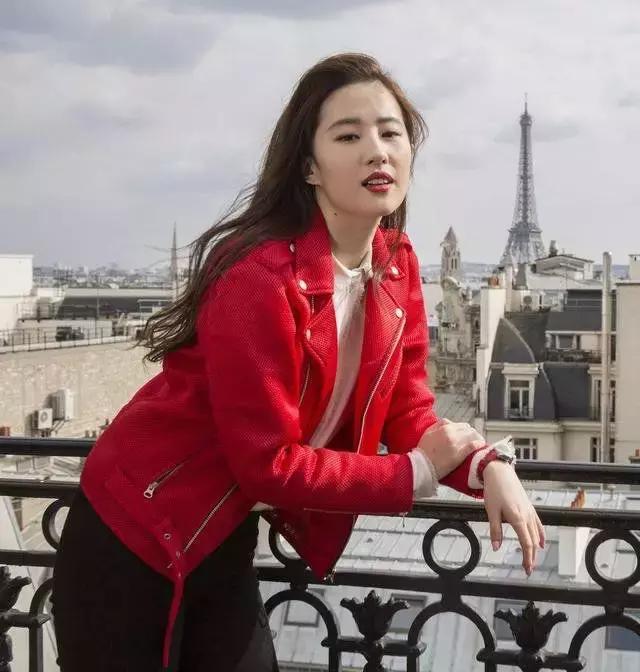 两年情断！为刘亦菲点一首《分手快乐》！