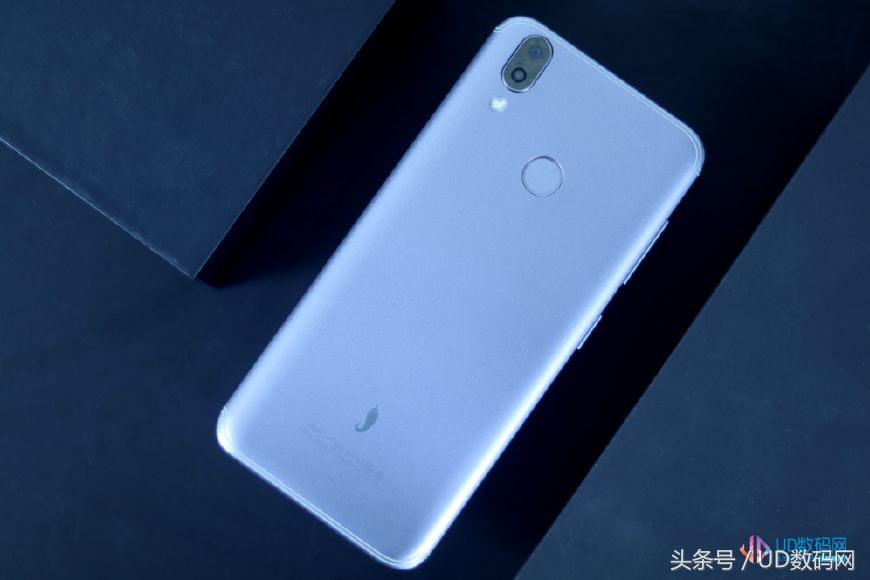 红辣椒7x尊享版拍照,千元吃鸡神器红辣椒7x隆重上市