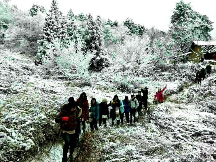 天池长白山雪岭,雨天天池山