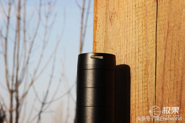 巴掌大的强光手电小钢炮,强光家用手电筒远射超亮