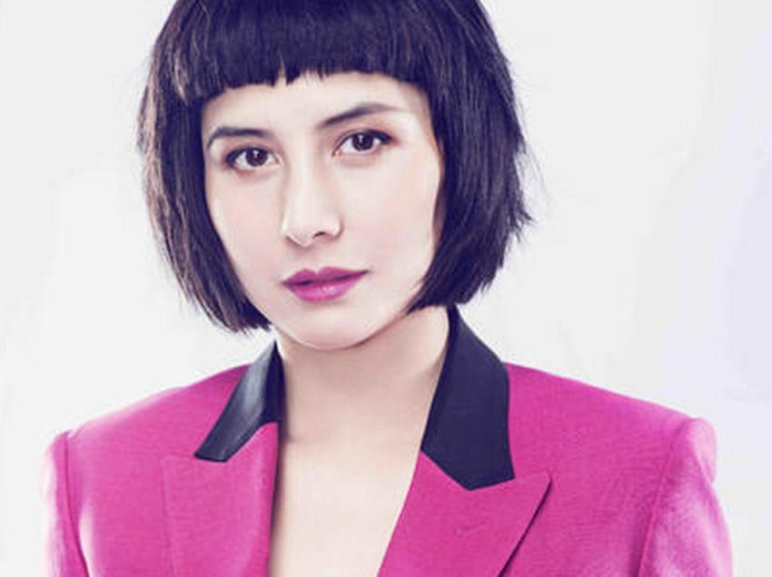 香港歌手甄妮最近照片,香港明星甄妮个人信息